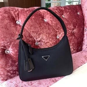 Nylon Underarm Counder Designer Bag Bag Triangle Rebition 2000 2005 Luxurys Handbag Safino Mini Bag Man Man Crossbody Chain Pres