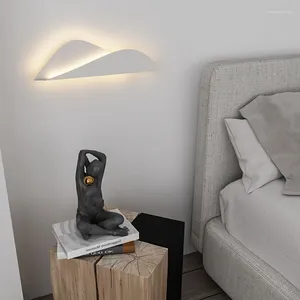 벽 램프 창조적 인 침대 옆 이용 현대 단순한 흰색 10W 홈 장식 실내 조명 침실 거실 배경 sconces