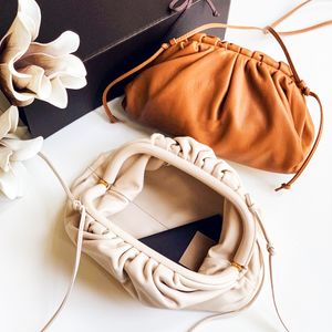 2 Größen gewebte Mini-Tasche, Wolken-Make-up, Designer-Tasche für Damen, luxuriöse Handtasche, sogar goldene Herren-Clutch-Taschen, Umhängetaschen, modische Damen-Umhängetaschen aus echtem Leder