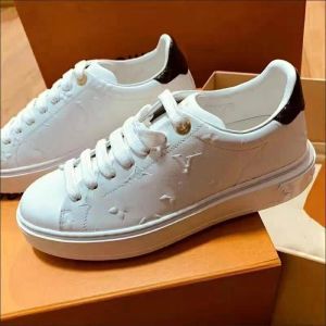 2024New Brand Casual Shoes Retro Men's Leather Lace-Up Fashion 3D Print Trainer Sports Women's B22 Casual Sports Small White Shoes