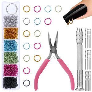 Nail Dangle Charm Piercing Tool Kit Cirka 900st 6mm Jump Rings Metal Punk Design Charms för DIY Art Decor 240219