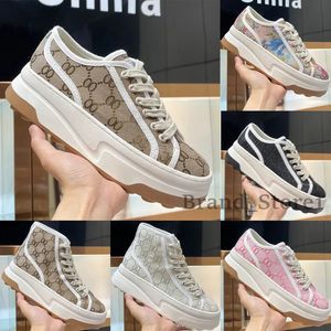 Designer-Damen-Freizeitschuhe, niedrig geschnitten, hoch oben, Buchstabe, hochwertiger Sneaker, Beige, Ebenholz, Segeltuch, Tennisschuh, Luxus-Stoffbesatz, Schuhe mit dicken Sohlen