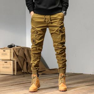 Hosen High -End American Cargo Hosen Herrenmodelle Leggings mit Martin -Stiefeln im Frühling und Herbst