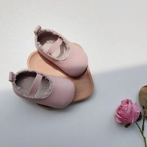 Första vandrare Solid Color Baby Girls Leather Shoes Spädbarn Toddler Crib Prewalkers lägenheter