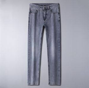 Самые продаваемые джинсы 2024 года. Мужские дизайнерские джинсовые брюки с вышивкой. Модные брюки с дырками. Брюки на молнии в стиле хип-хоп, размер 28-40 # 010.