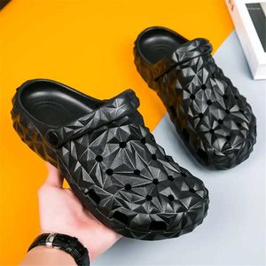 Tofflor inomhus glidbeständiga sandaler man badrum designer sneakers för män skor flip flops varumärken 2024 sport