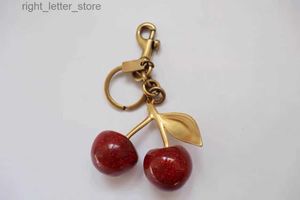 Keychains Keychain Style Red Color Chapstick Wrap Lipstick Cover Team Lipbalm Mysiga/väska delar läge 240303