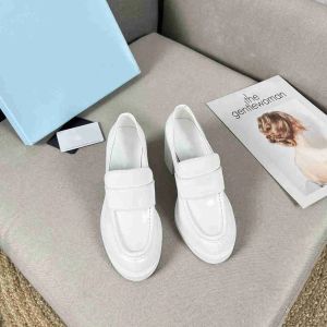 Vielseitige Luxus-Designer-Loafer, modische High Heels, hochwertige formelle Damenschuhe, lässige Büroschuhe aus echtem Leder