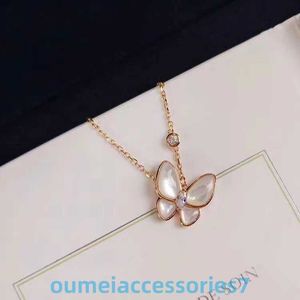 2024 Jewelry Designer Brand Vanl Cleefl Arpelspendant Necklaces Original Clover Butterfly Fritillaria Necklace Does Not Fade Anti Allergy Summer