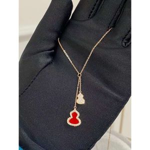 Designer 18K Gold Calabash Red Agate Diamond Pendant Halsband Kvinnor Exklusiv kärlek Halsband Luxury Classic Premium Jewelry Accessories Populära modemärke gåva