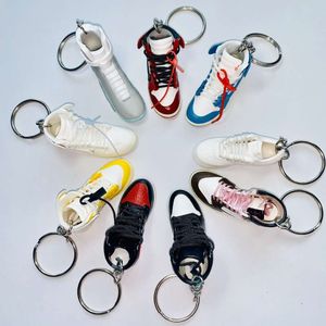 2024 Verkauf von Designer Großhandel hochwertige MassenpvC-Basketball-Schlüsselring-Set mit Box und Bag Mini Sneaker 3D-Schuhschlüsselketten