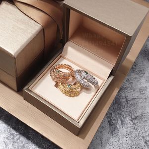 anel de cobra Snake 5A anel de designer para mulher Banhado a ouro 18K Tamanho 6 7 8 reproduções oficiais de joias com diamantes de cristal marca designer presente requintado com caixa 003