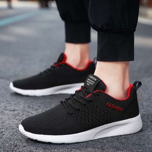 2020 heta löparskor Nya ankomst män skor andningsbara sneakers lätta vikt spets upp bekväma jogging skor tillverkade i Chinaf6 svart vit