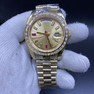 Diamond Watch Mens Designer Relógios automático 2813 movimento Caixa em ouro amarelo 40mm Moldura de bagagem Mostrador dourado com conjunto de diamantes.