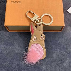 Keychains Lanyards Keychains Lanyards Designer Rabbit Cartoon Animal Plush Ladies Leather Letter Pattern Creative Accessory 240303