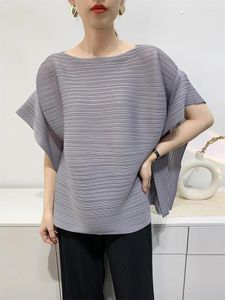 Women's T Shirts Miyake Pleated Tops For Women 2024 Summer T-shirts Comfortable Casual Loose Niche Short-sleeved Slim Clothes