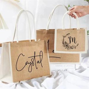 Shoppingväskor grossist 100 st anpassade shoppare vit säckväv jute linne bröllop brudtärna fest gåva på väska