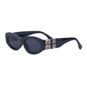 2024 Luxury Designer Solglasögon MU 7102 Varumärkes- och kvinnors lilla pressade ram Oval Glasögon Premium UV 400 Polariserade solglasögon
