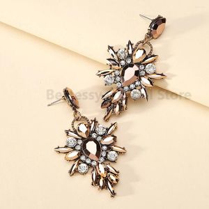 Kolczyki Dangle Rhinestone Decor Drop For Women Luksus Trendy Mandelier Design Wspaniały wakacyjny impreza Wedding Vintage Biżuter