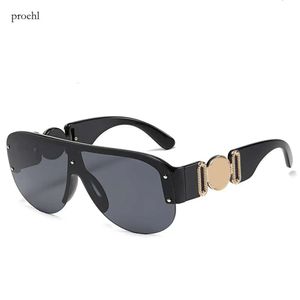 дизайнерские солнцезащитные очкиTop Summer Man Woman Unisex 4391 Солнцезащитные очки Мужские черные/золотые/темно-серые линзы Shield 48 мм с коробкой
