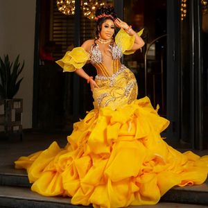 Luxo Aso Ebi Plus Size Vestidos de baile Vestidos de noite dourados Sereia Sheer Neck Illusion Strass Frisado Vestidos formais para mulheres negras Vestidos de organza em camadas AM449