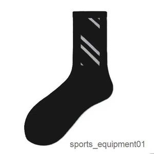 Off Fashion Mens Streetwear Socks Women Men High Quality Cotton All-match Arrow X Printing Breathable Black White Mixing Football Basketball Sports Sock PM9I