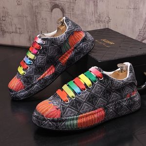 Primavera Uomo Moda Colori Strass Lace Up Piattaforma Scarpe basse causali Mocassini maschili Sport Walking Sneakers Zapatillas Hombre 10A24