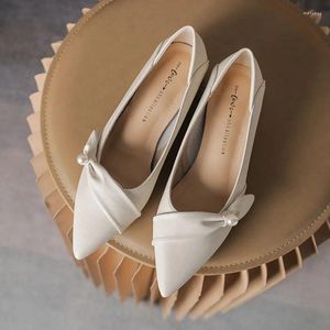 Casual Shoes Spring Leather Bow Band Flat Woman Pointed Toe Pearl Decoration Slip On Loafers Två bär veckade balettlägenheter för kvinnor