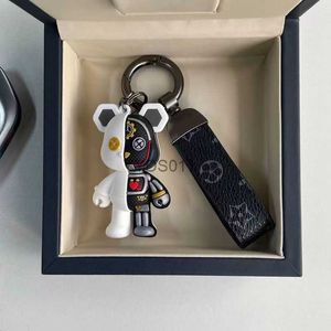 Keychains Luxurys 디자이너 모노그램 키 체인 곰 디자인 다목적 패션 레저 남성 여성 펜던트 매우 선물 240303