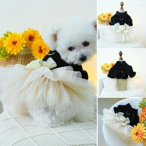 Vestuário de cão de alta qualidade roupas de tecido elegante 3d flor arco decoração vestido de casamento elegante malha emenda princesa para