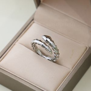 Designerring der Serpentine-Serie für Damen, 18 Karat vergoldet, für Herren, offizielle Reproduktionen, europäische Größe, Markendesigner-Jubiläumsgeschenk mit Box 033