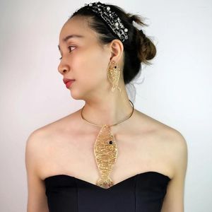 Halsband örhängen set vintage uttalande stor legering fiskhänge vridmoment choker halsband kvinnliga afrikanska modetillbehör