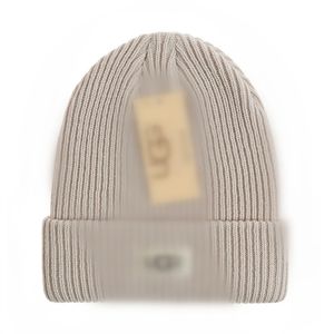 Новый дизайнерский дизайнер Beanie Classic Letter вязаные капоты G для мужских женских осенней зима теплой толстой шерстяной вышивки холодные шляпы модные уличные шляпы UG19