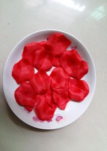 1000pc Red Wedding Table Decoration Silk Rose Petals Wedding Flowers Favors 455 CM Supplies Whole1044310