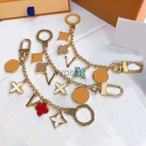 Keychains Fashion Luxurys Designers Fashion Keyring Charm Lovers Gift 2211103Z 240303