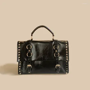 Kvällspåsar Kuroyabu Fashion Nisch High-klass Handbag Retro Riveted Messenger Bag Chic Soft Leather Shoulder Crossbody