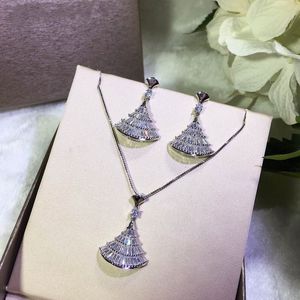 2024 women fashion cute lovely silver thin stainless steel chain high quality crystal diamonds fan Pendant necklace earring suit