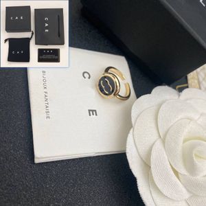 Designer Ring Womens FLUSTER RING Fashion Engagement Love Smycken Högkvalitativ koppar med Box Luxury Wedding Ring med Stamp JZ007