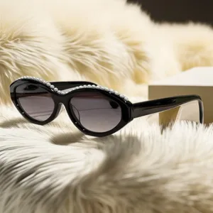 Solglasögon A018 Fashion Top Solglasögon Ny inlagd Pearl Cat Eye High End French Glasses for Women Summer Version High Quality