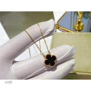 VAN CLOVER NECKLACE CLEEF Four Leaf Clover Neckalces 5A 품질 밴 18K 골드 빈티지 모티프 클로버 잎 매력 펜던트 목걸이 디자이너 보석 4 개 꽃 선물