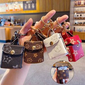 Keychains 4Colors Cute Presbyopia Cartoon KeyChain Coin Purse Headset Mini School Bag Design Key Keychains Jewelry Bags Gold Chains 240303