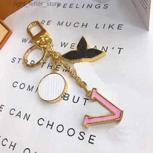 Keychains Luxury Designer Keychain Classic Brand Key Buckle Letter Design Handmade Gold Keychains Bag High 240303