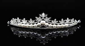 Lyxiga pärlhårband för brud bröllopsfest kristallkronor och tiaras brudhuvudstycken som lyser strass pannband1222716