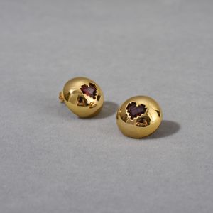 Orecchini di design europeo e americano di nuova nicchia Orecchini con diamanti a forma di stella a cinque punte con cuore rosso Orecchini semicircolari S925 con ago in argento Orecchini per donna