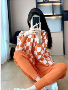 Brand new womens luxury two piece sets sweaters jacket and pants fashion knitted tracksuits women outfits plaid Casual legging Jogger suits Sportswear suit set