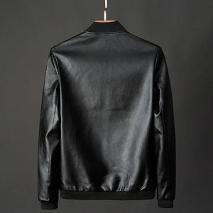 Cappotto da uomo Elegante Giacca da motociclista in ecopelle da uomo Colletto alla coreana antivento Tasche trasparenti con cerniera per Autunno inverno Morbido 240229