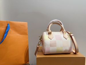24SS Women's Luxury Designer Denim Pillow Bag Vintage Elegant Women's Tote Shoulder Bag Crossbody Purse Daily Pendute Neutral Style 20cm
