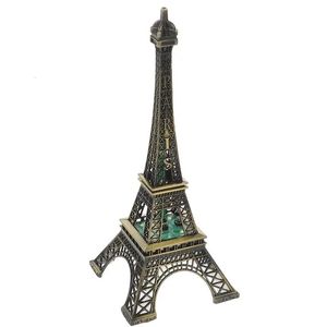 LED-Licht Paris Eiffelturm Hochzeitsdekoration Architektur Metallhandwerk Vintage Modell Desktop Reisesouvenirs 240220