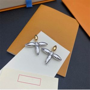 Luxus-Designer-Schmuck-Bolzen-Frauen-Ohrring-Buchstabe-Ohrringe, Kupfer, vergoldet, elegante Flügel-Charme-Ohrringe, Mode, neuer Stil, 290 W