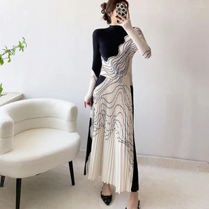 Work Dresses Miyake Pleated Commuter Contrast Striped Suit Female Senior Printed Top Skirt Two-piece Full Sleeved